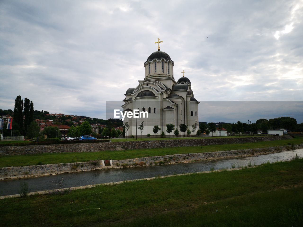 VIEW OF A BUILDING