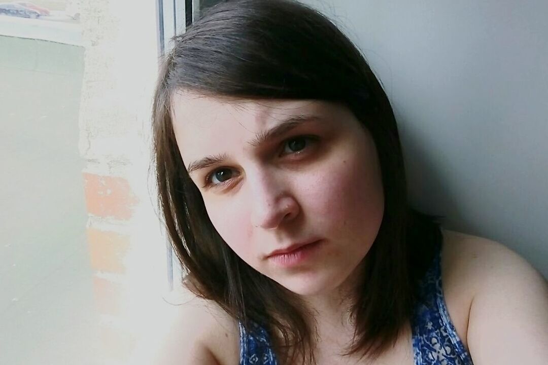 portrait, female, one person, headshot, skin, human hair, human face, teenager, women, human eye, indoors, human head, young adult, long hair, brown hair, person, looking at camera, front view, hairstyle, adult, child, human mouth, nose, sadness, serious, emotion, blue, looking, photo shoot, blond hair, contemplation, close-up, portrait photography, wall - building feature, childhood, lifestyles