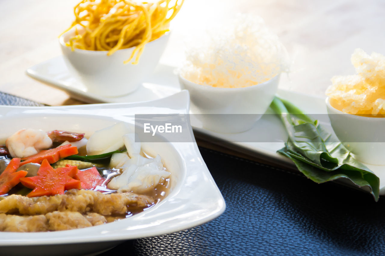 HIGH ANGLE VIEW OF MEAL SERVED IN PLATE