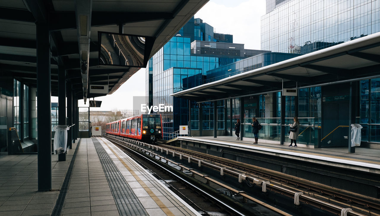 Train approaching railroad station