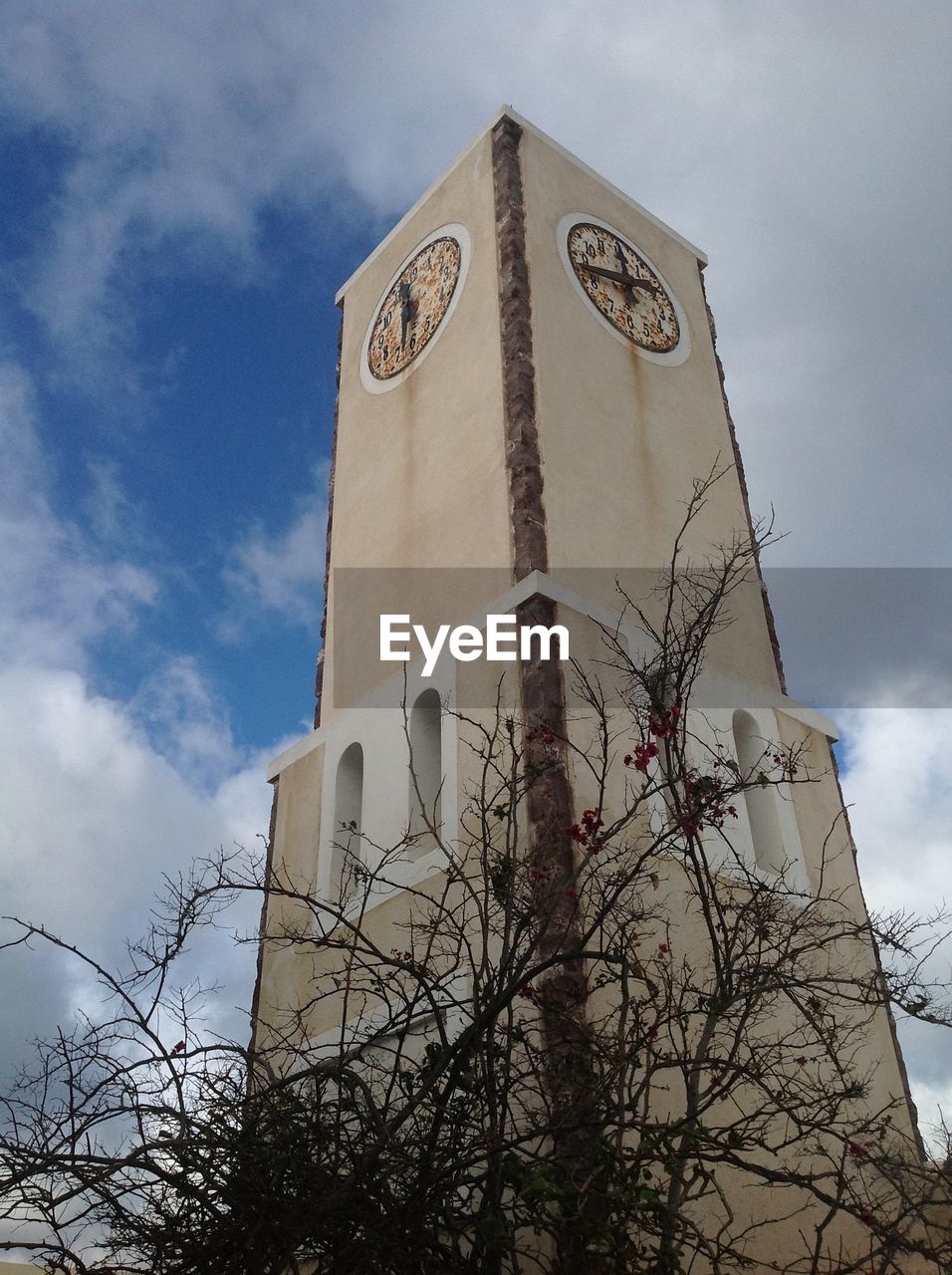 LOW ANGLE VIEW OF BUILDING