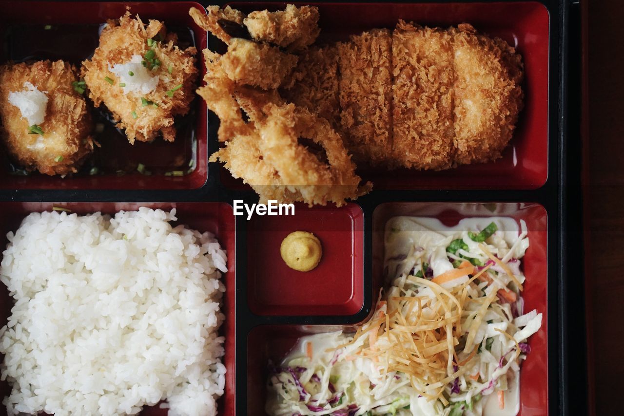 DIRECTLY ABOVE SHOT OF FOOD SERVED ON TABLE