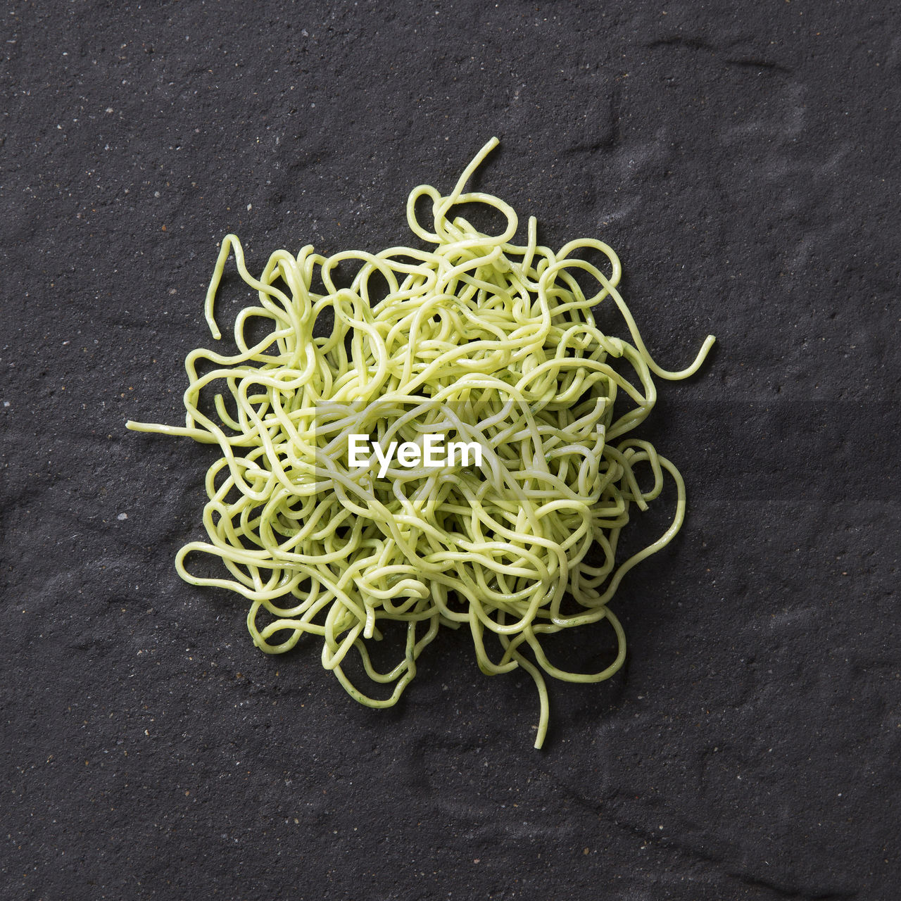 DIRECTLY ABOVE SHOT OF VEGETABLES IN CONTAINER