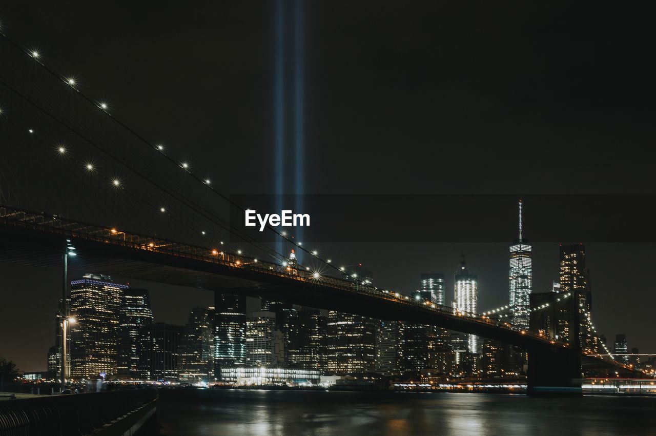 Brooklyn bridge at night