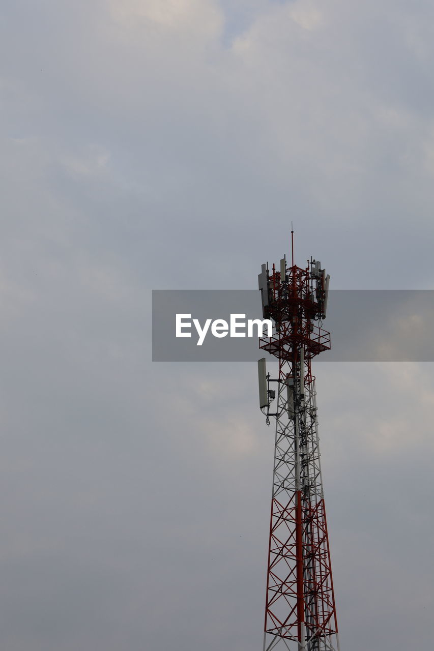 sky, cloud, crane - construction machinery, machinery, vehicle, construction site, nature, architecture, copy space, industry, construction industry, low angle view, outdoors, day, technology, no people, built structure