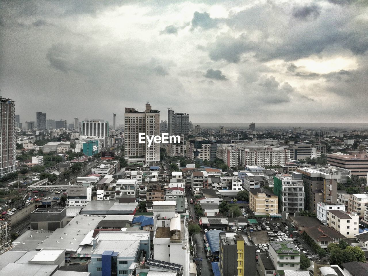 AERIAL VIEW OF CITYSCAPE