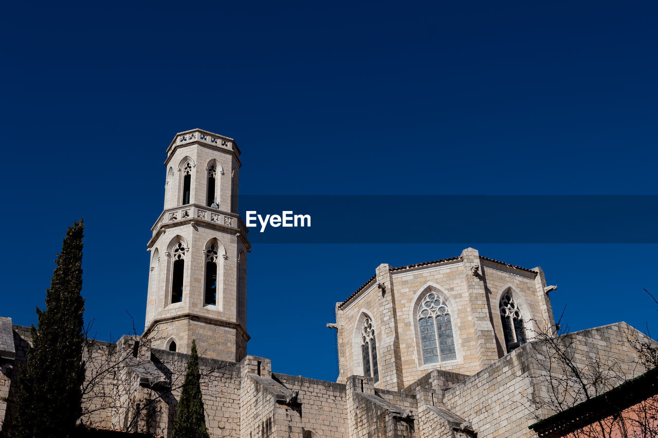 LOW ANGLE VIEW OF CATHEDRAL AGAINST CLEAR SKY