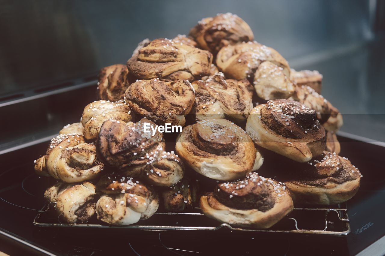 CLOSE-UP OF BREAD IN CONTAINER