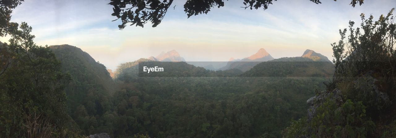 PANORAMIC VIEW OF LANDSCAPE AGAINST SKY