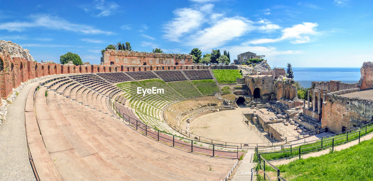 PANORAMIC VIEW OF OLD RUINS