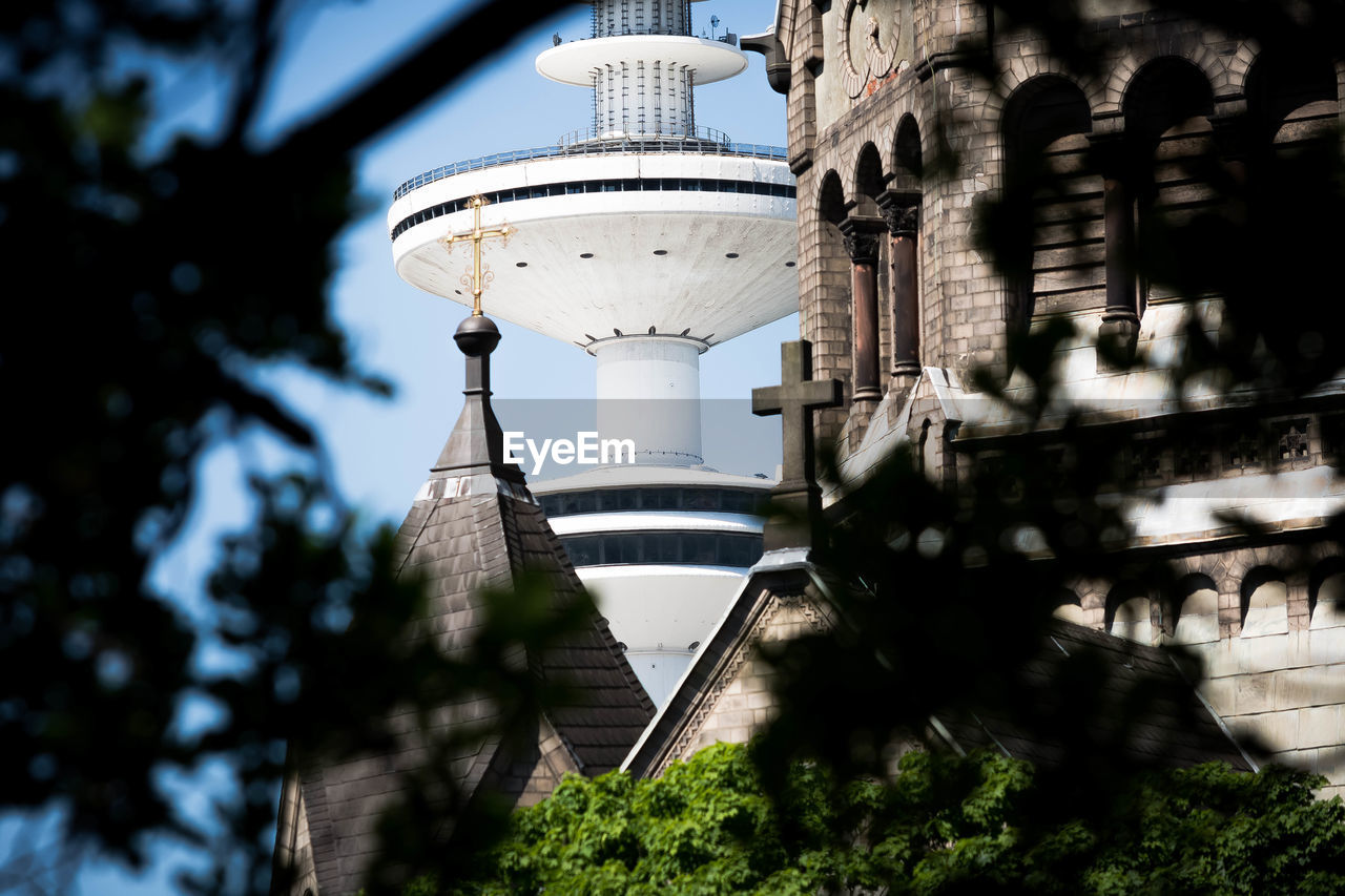 LOW ANGLE VIEW OF TOWER AGAINST SKY