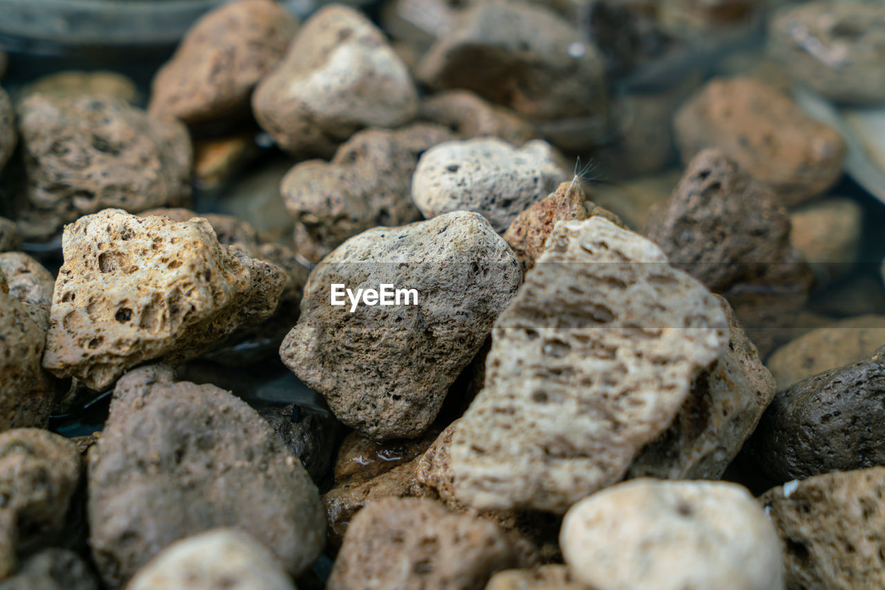 CLOSE-UP OF STONES
