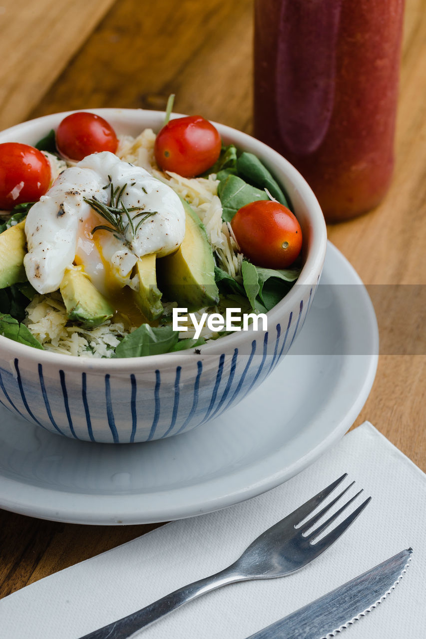 CLOSE-UP OF SALAD SERVED IN BOWL