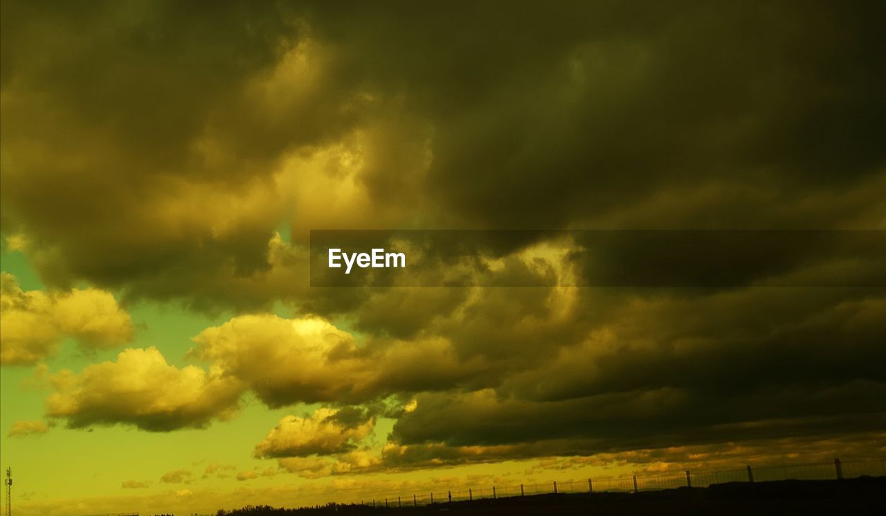 LOW ANGLE VIEW OF DRAMATIC SKY DURING SUNSET