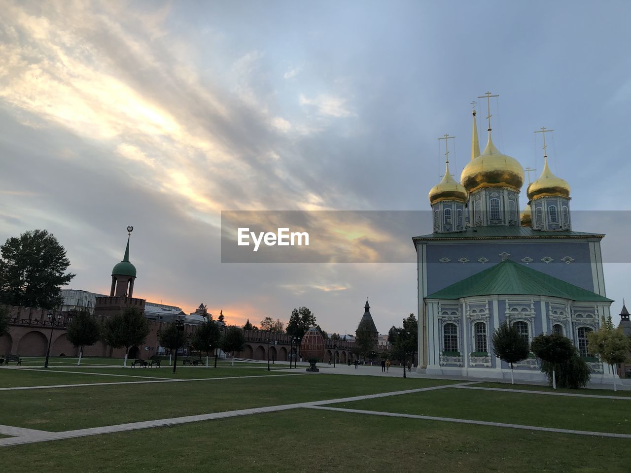 VIEW OF BUILDINGS AGAINST SKY