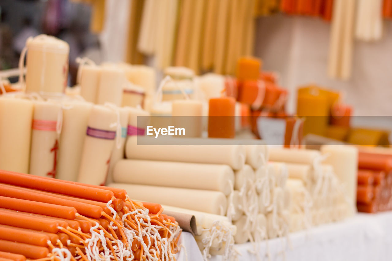 HIGH ANGLE VIEW OF FOOD ON TABLE AT STORE