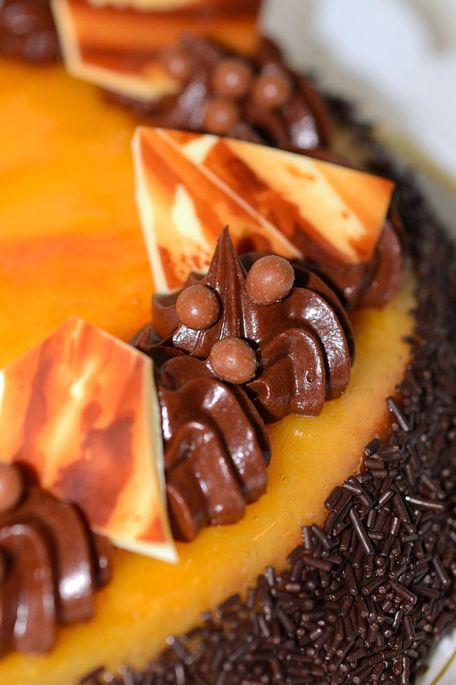 CLOSE-UP OF FOOD ON TABLE