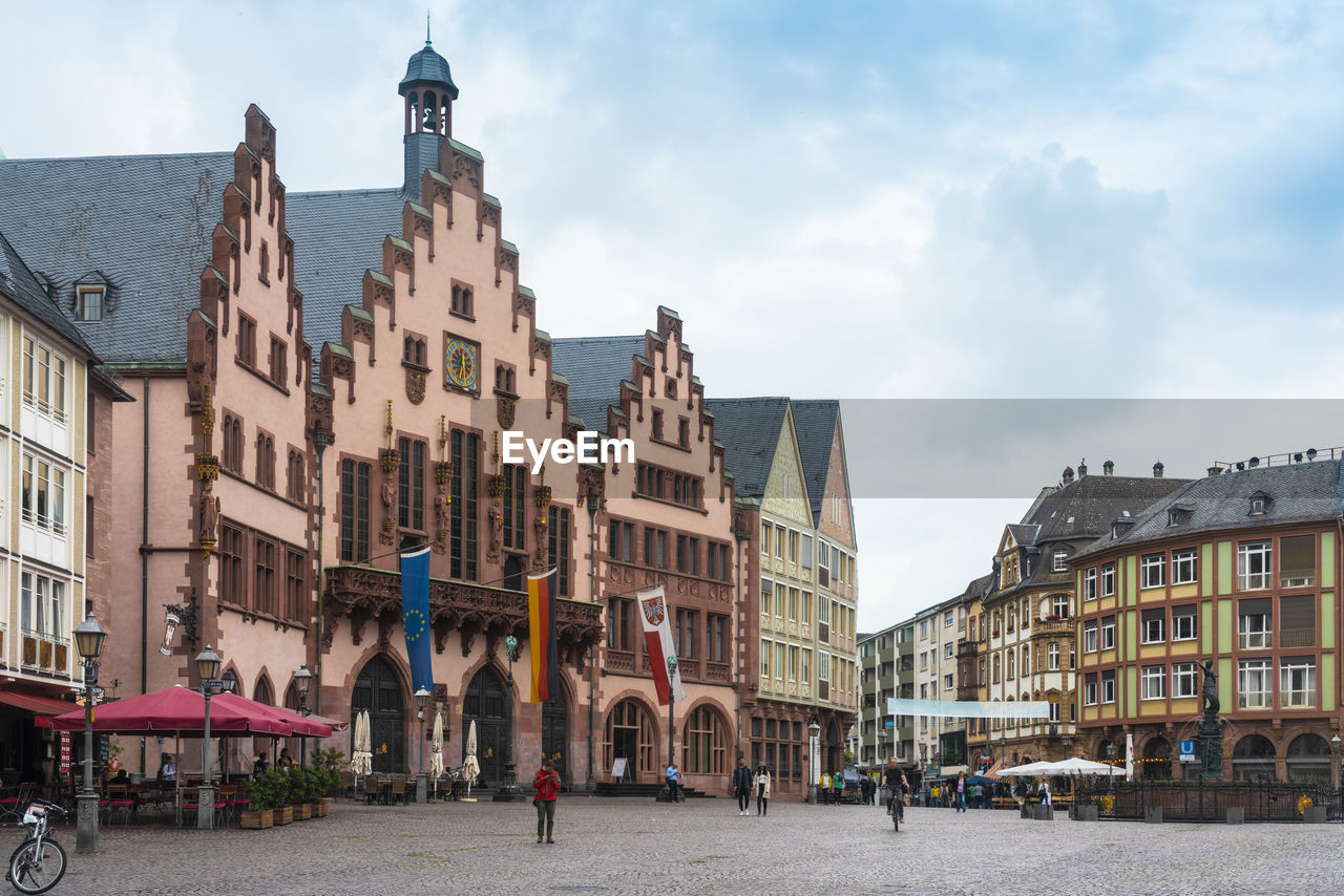Germany, frankfurt, roemerberg, old town square with half timbered houses