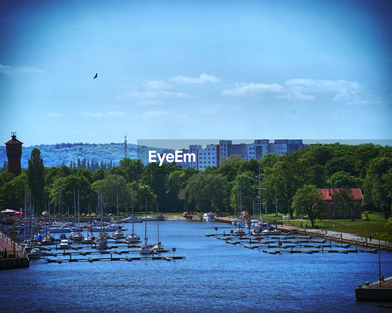 VIEW OF BUILT STRUCTURES AGAINST BLUE SKY