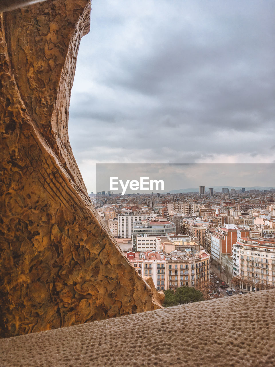 AERIAL VIEW OF CITYSCAPE