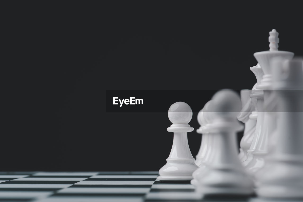 FULL FRAME SHOT OF CHESS PIECES