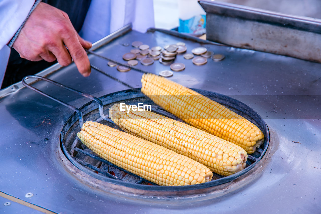 CLOSE-UP OF PREPARING FOOD