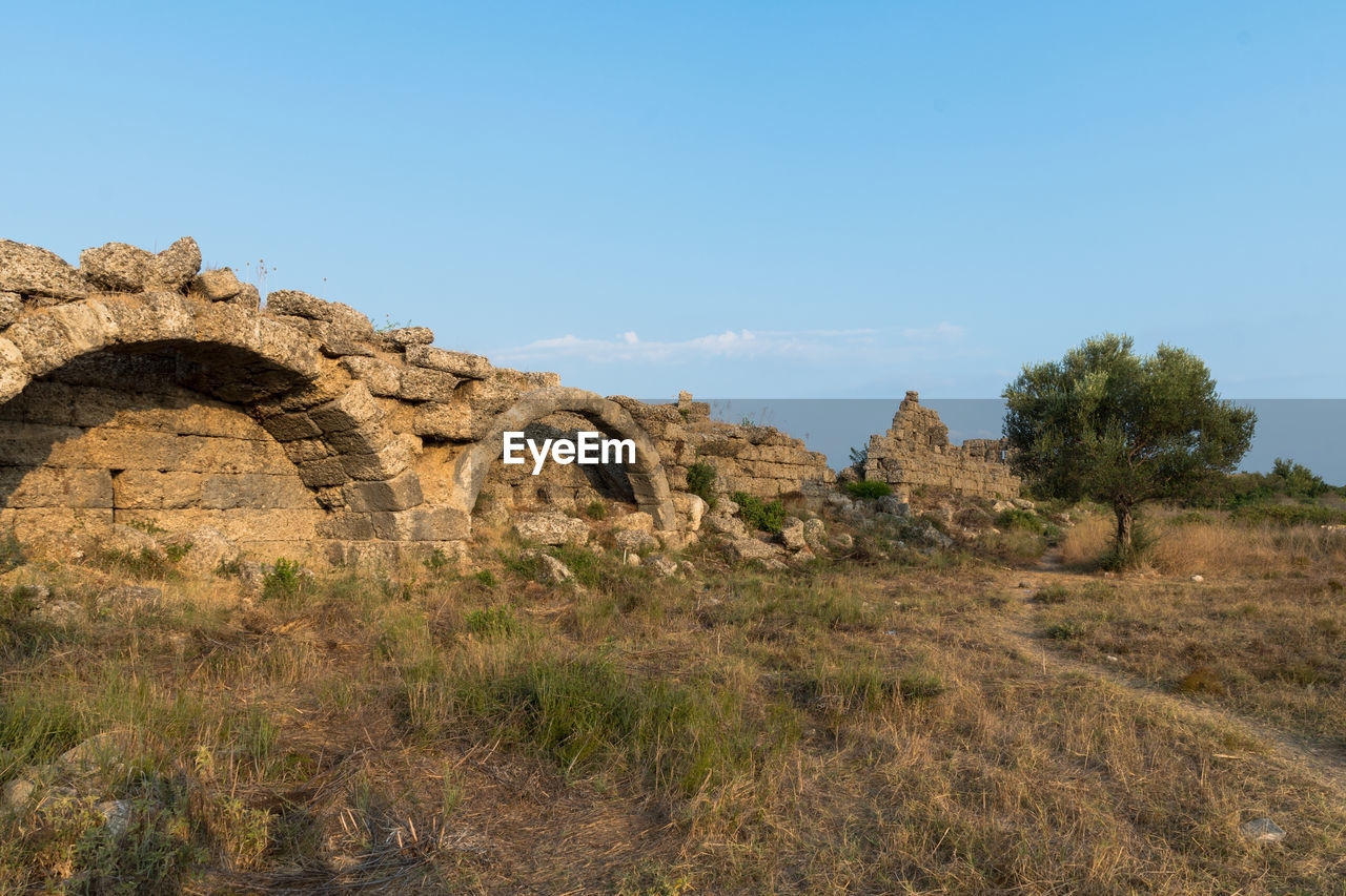 OLD RUIN AGAINST SKY