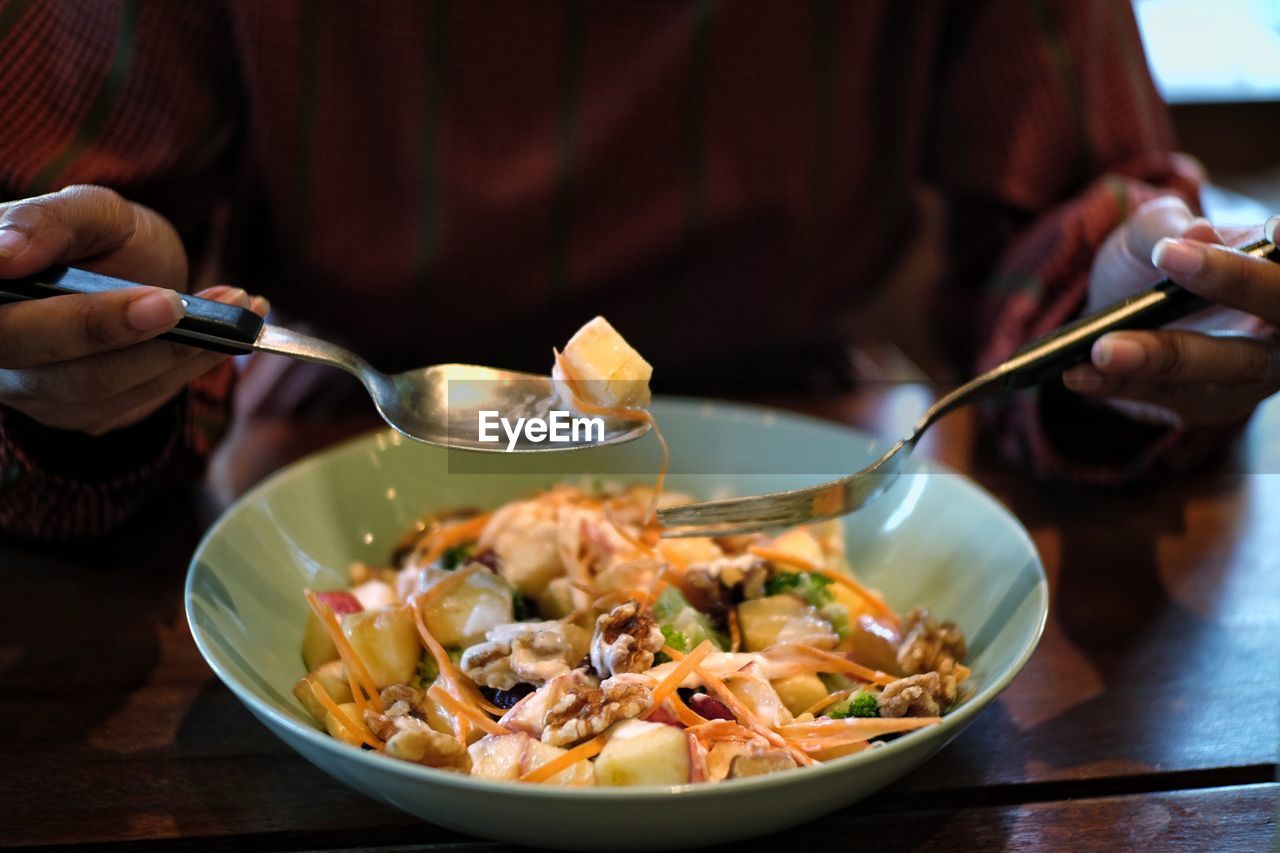 CLOSE-UP OF MEAL SERVED IN BOWL