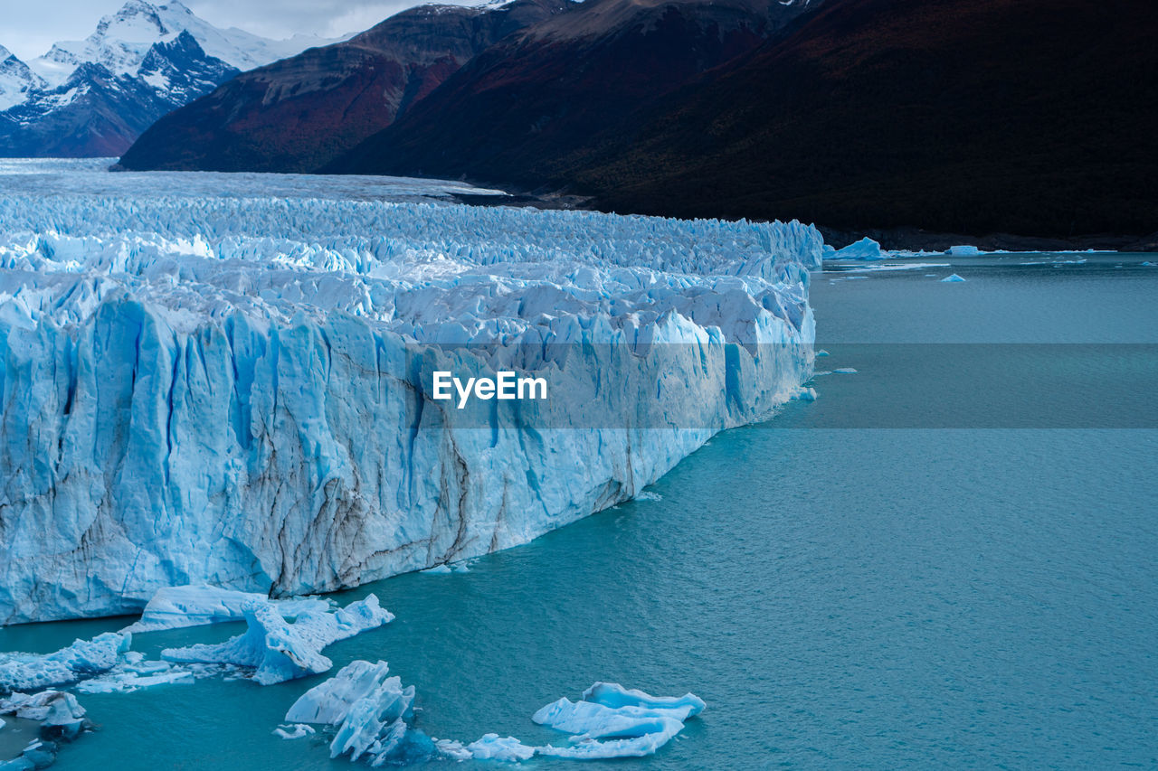 Panoramic view of perito moreno glacier