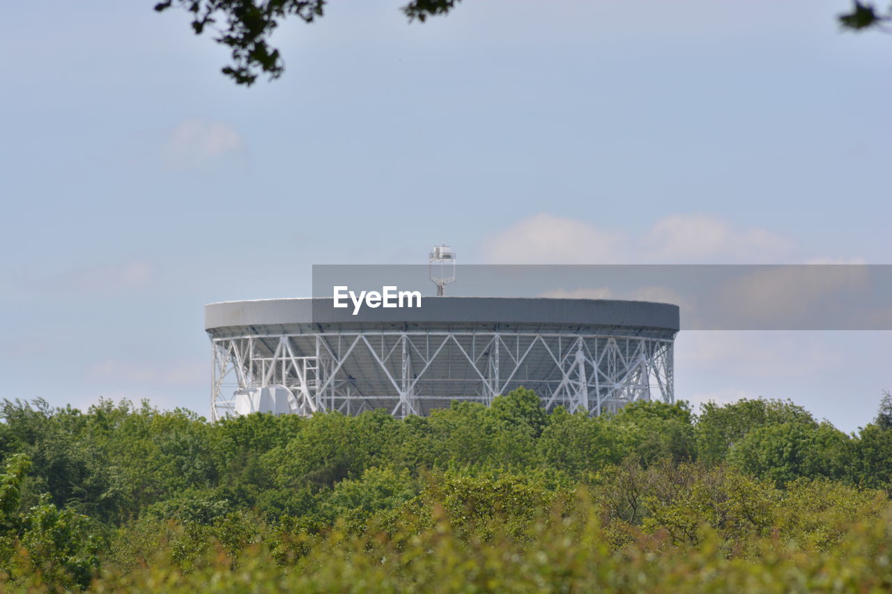 LOW ANGLE VIEW OF TOWER AGAINST SKY