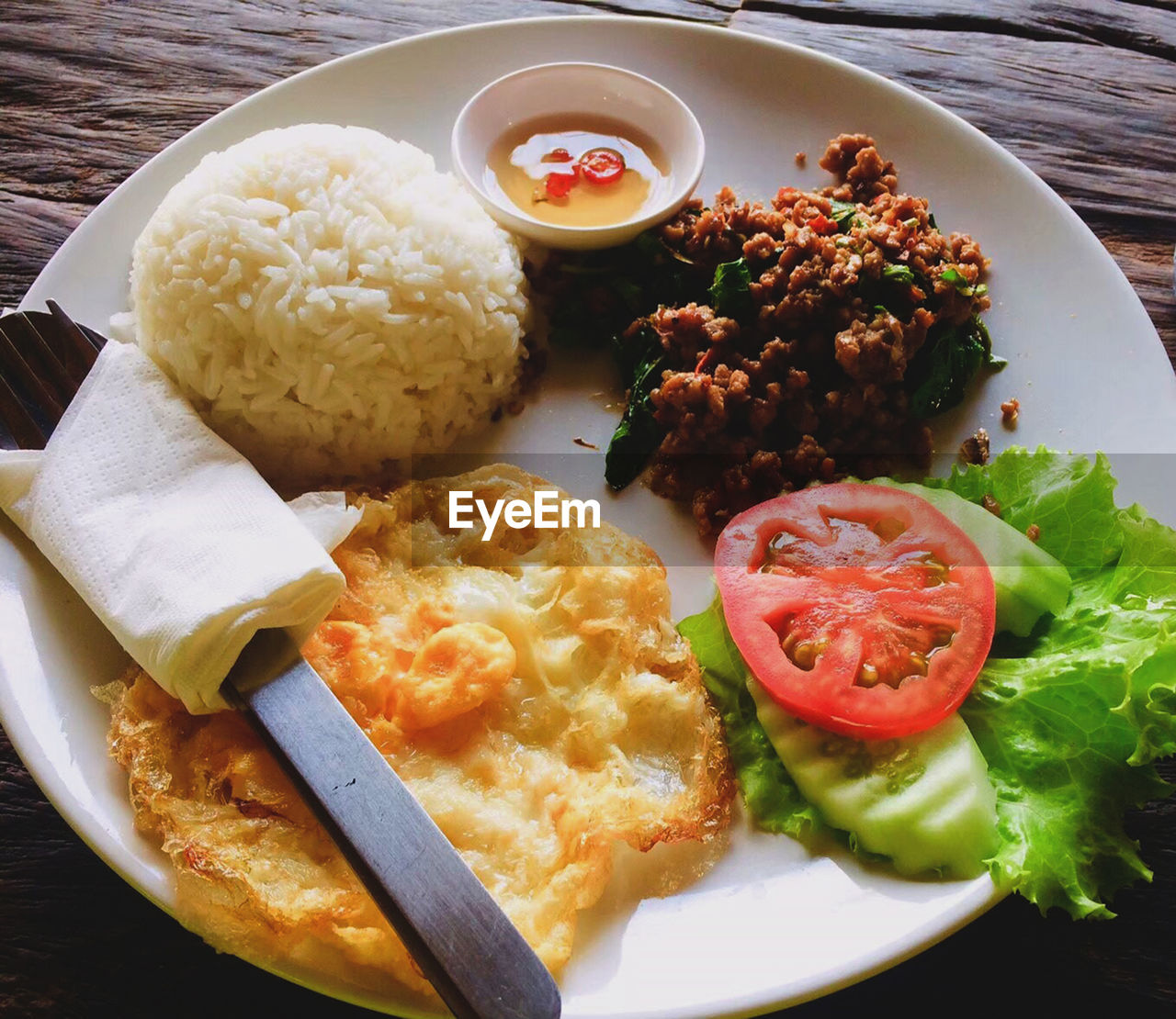 CLOSE-UP OF BREAKFAST SERVED ON PLATE