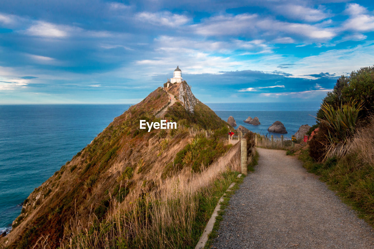 Nugget point lighthouse new zealand