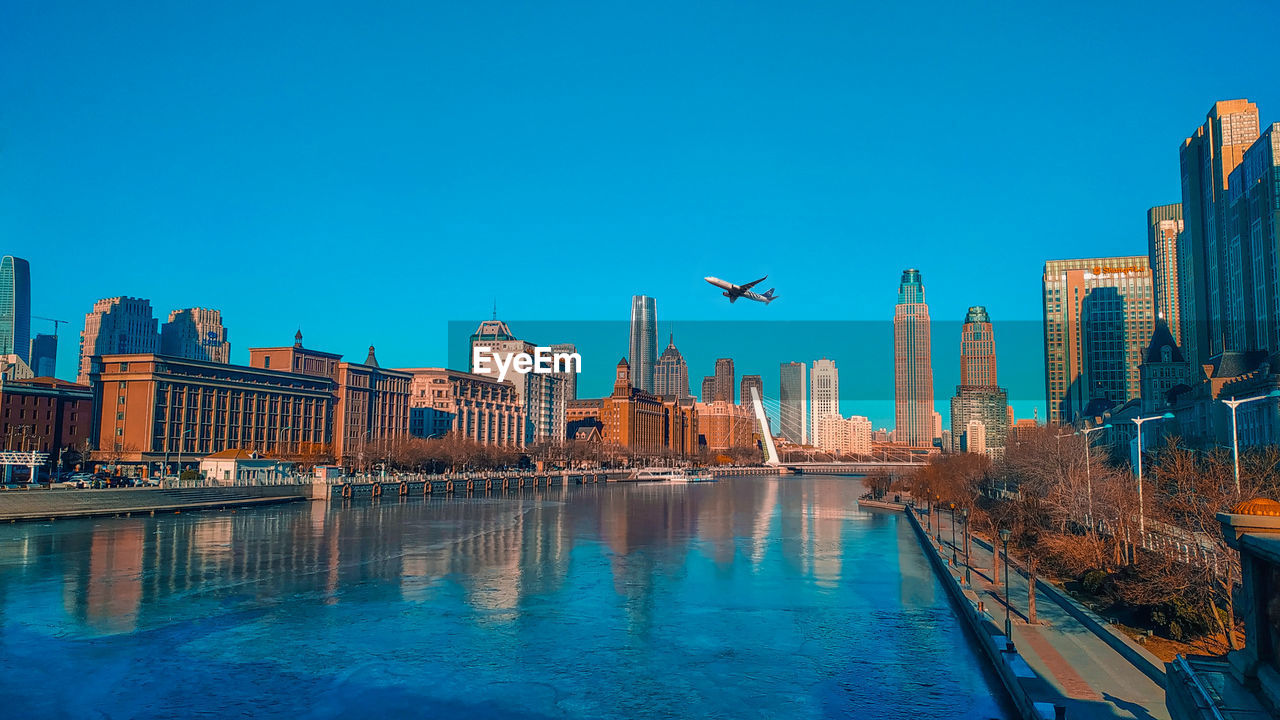 VIEW OF BUILDINGS IN CITY