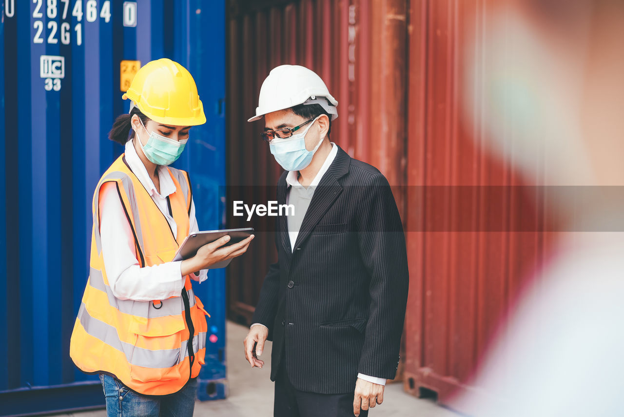 MAN WORKING WITH LAPTOP