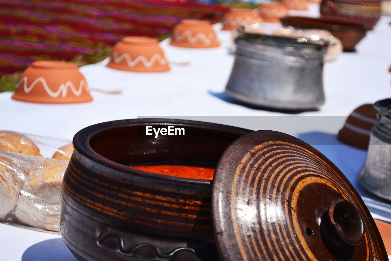 CLOSE-UP OF PASTRIES ON TABLE