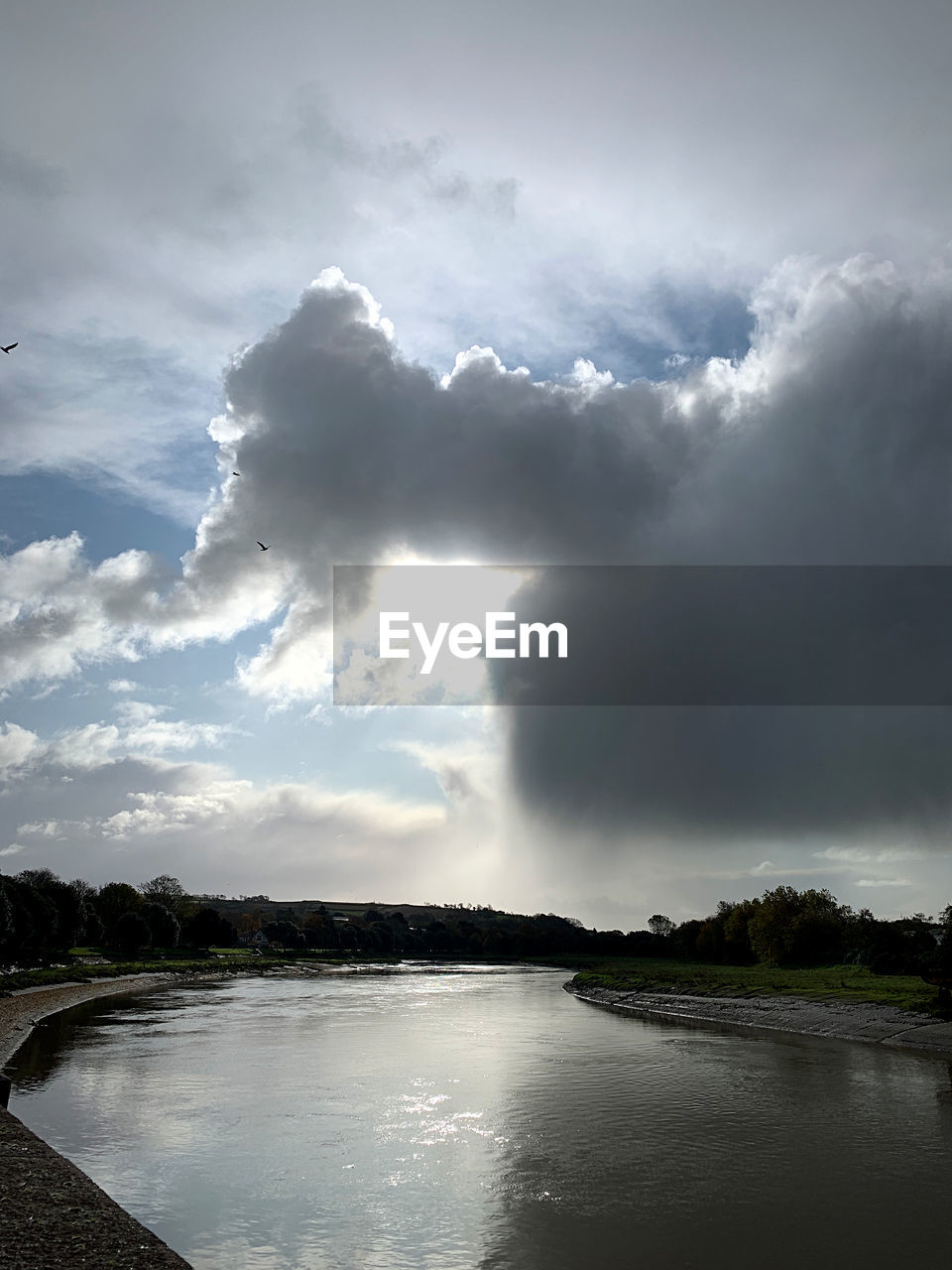 VIEW OF RIVER AGAINST SKY