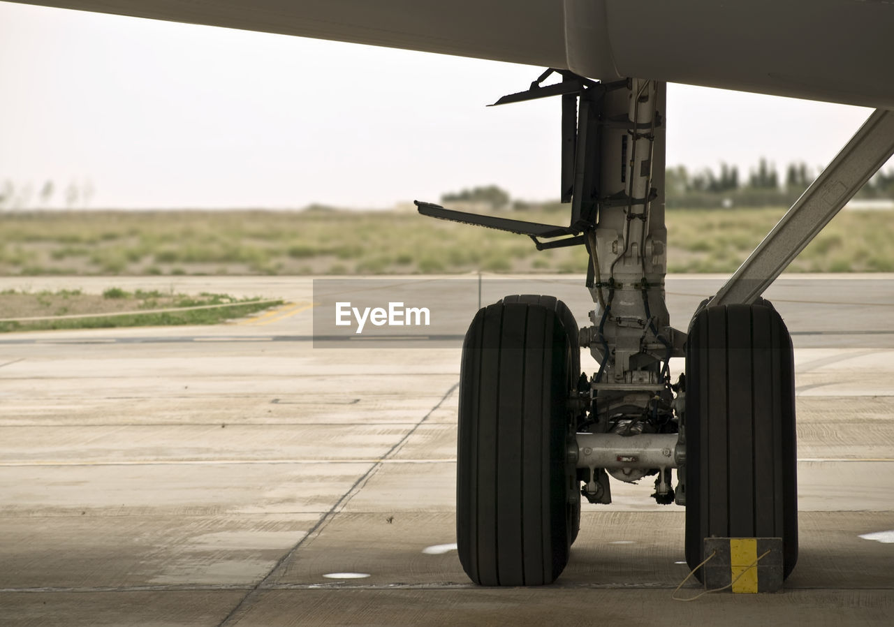 Undercarriage of civil aircraft held by chocks