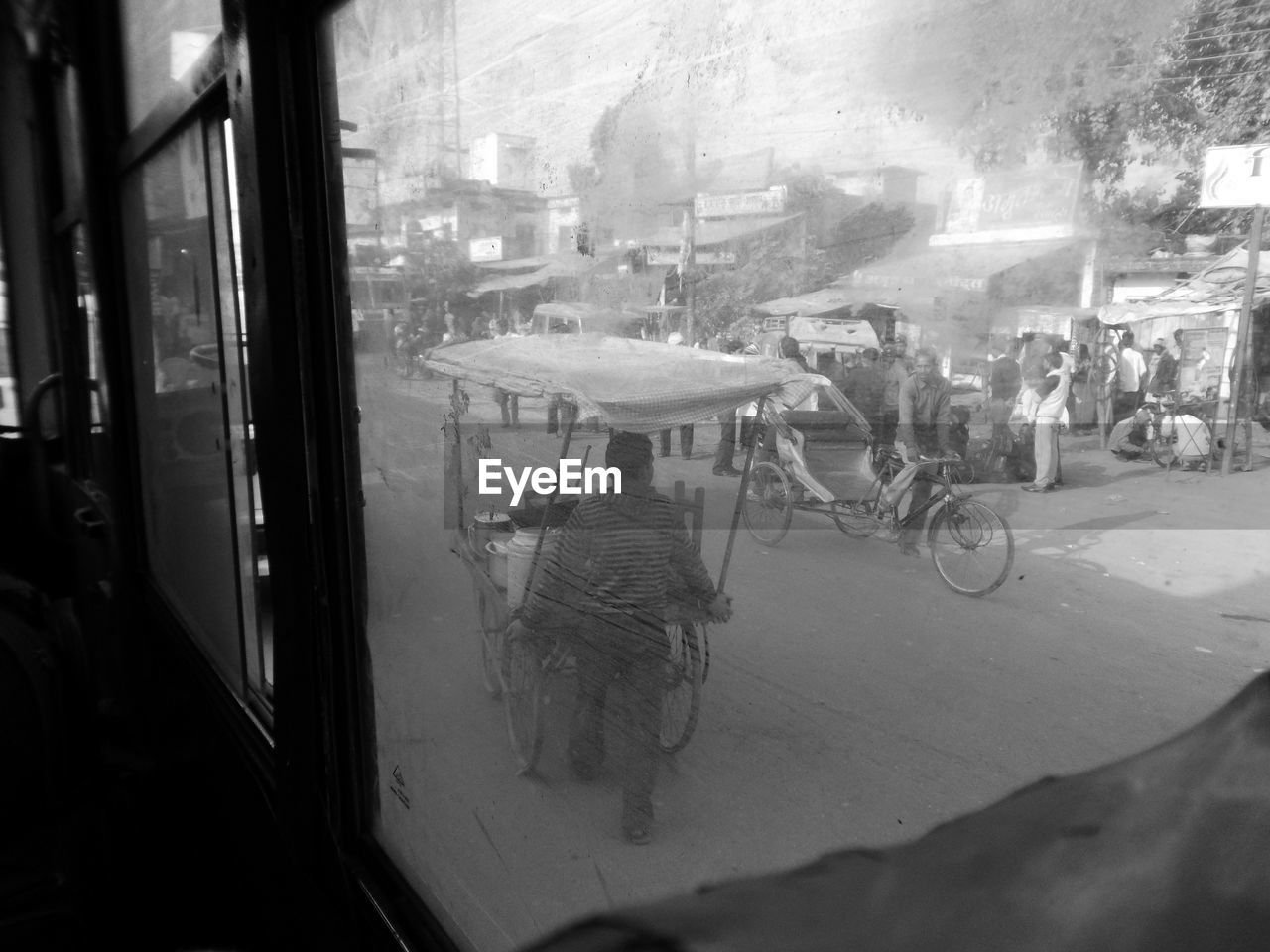 PANORAMIC VIEW OF PEOPLE IN CAR