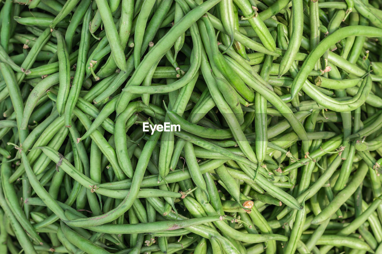 green, food and drink, backgrounds, full frame, food, freshness, wellbeing, plant, vegetable, healthy eating, produce, cowpea, green bean, large group of objects, no people, common bean, abundance, market, for sale, high angle view, still life, retail, organic, raw food, close-up, directly above, crop, heap