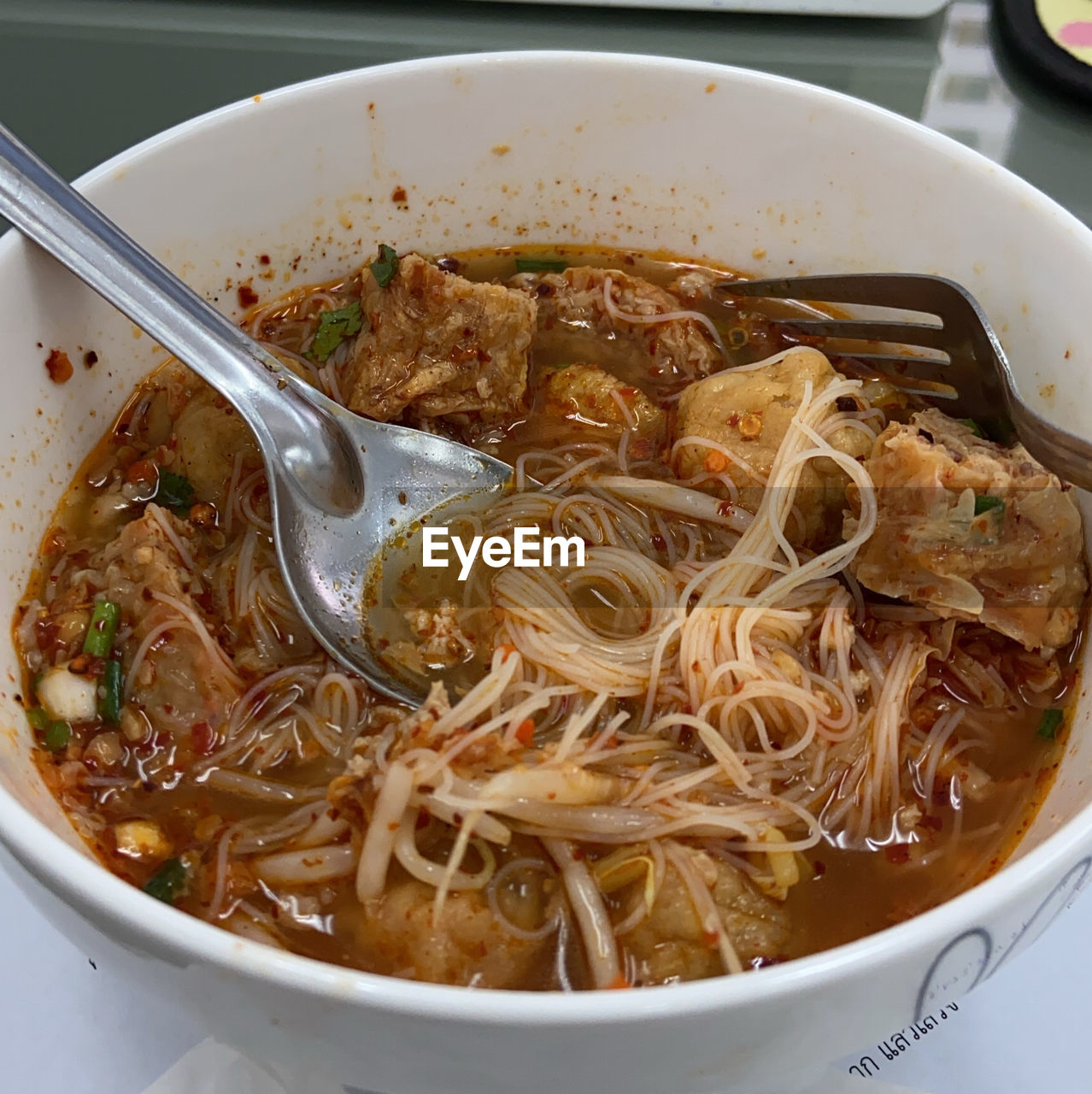 CLOSE-UP OF SOUP IN BOWL