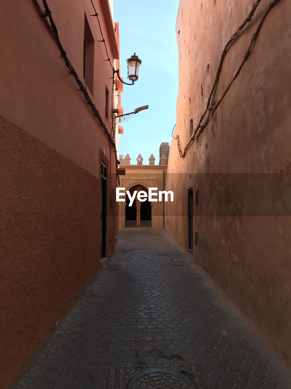 NARROW ALLEY BETWEEN BUILDINGS