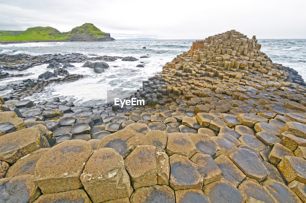 SCENIC VIEW OF ROCKY BEACH