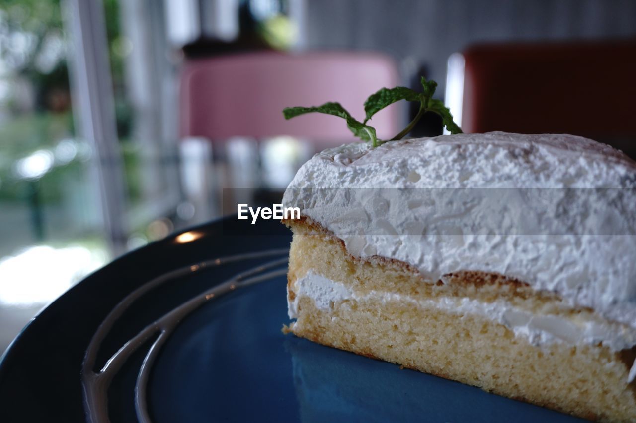 CLOSE-UP OF CAKE IN PLATE