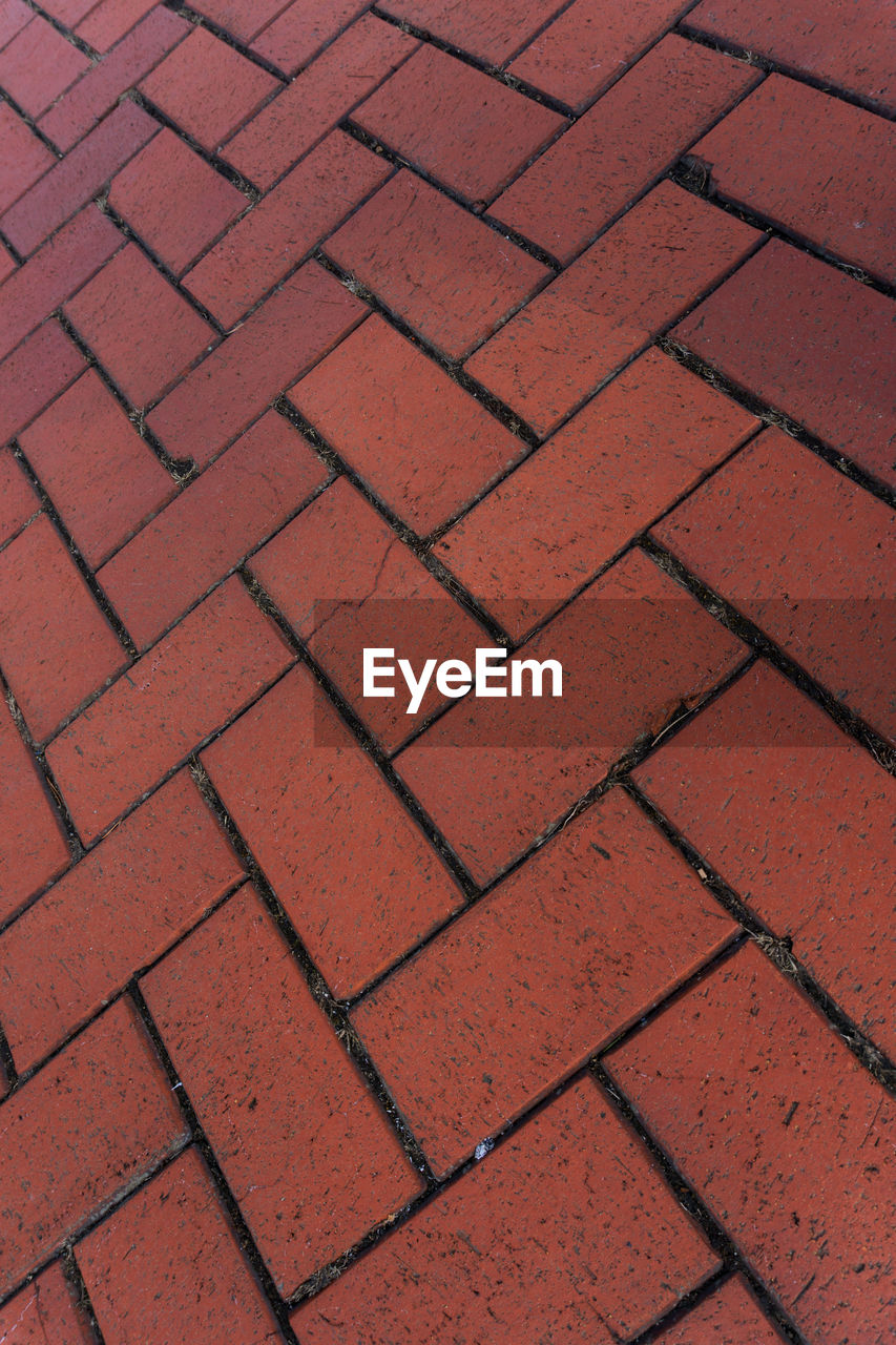 FULL FRAME SHOT OF COBBLESTONE FOOTPATH