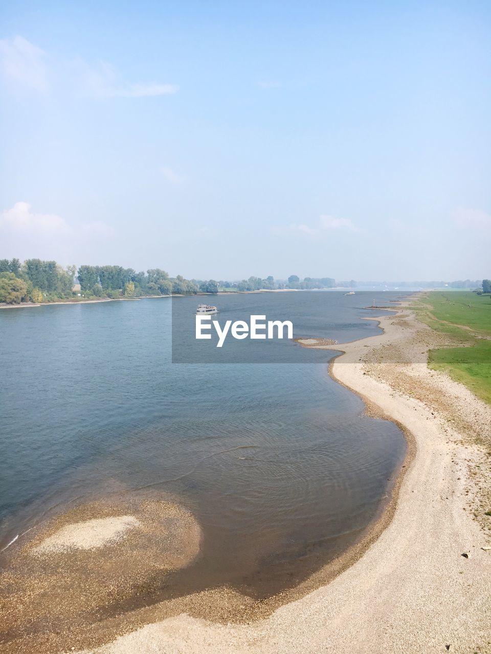 PANORAMIC VIEW OF SEA AGAINST SKY