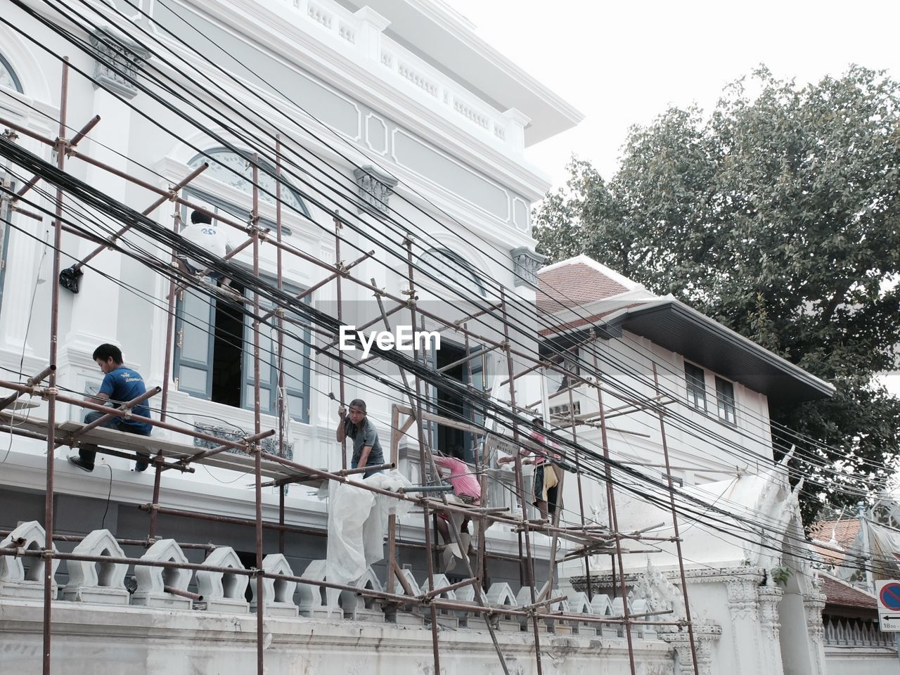 VIEW OF PEOPLE IN BUILDING