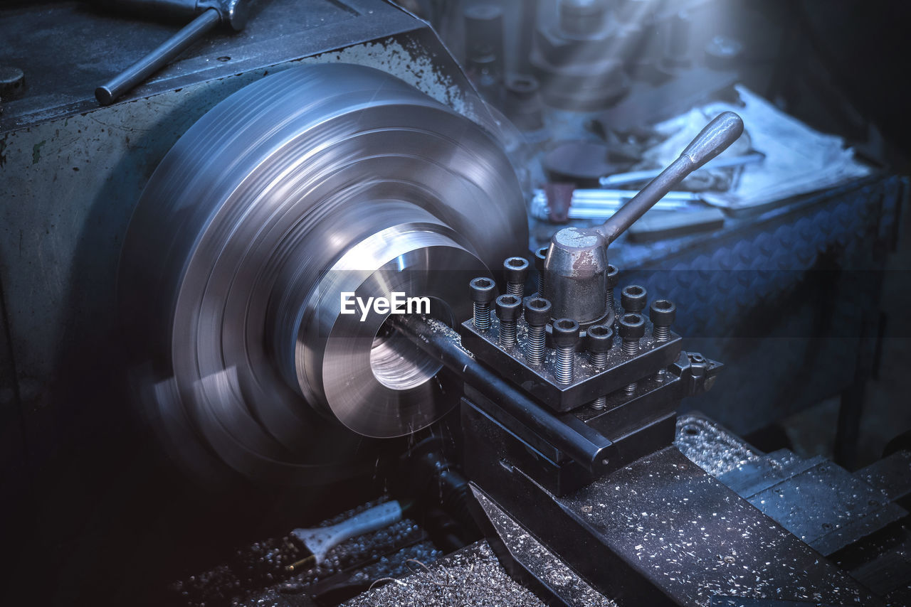 CLOSE-UP OF MACHINERY