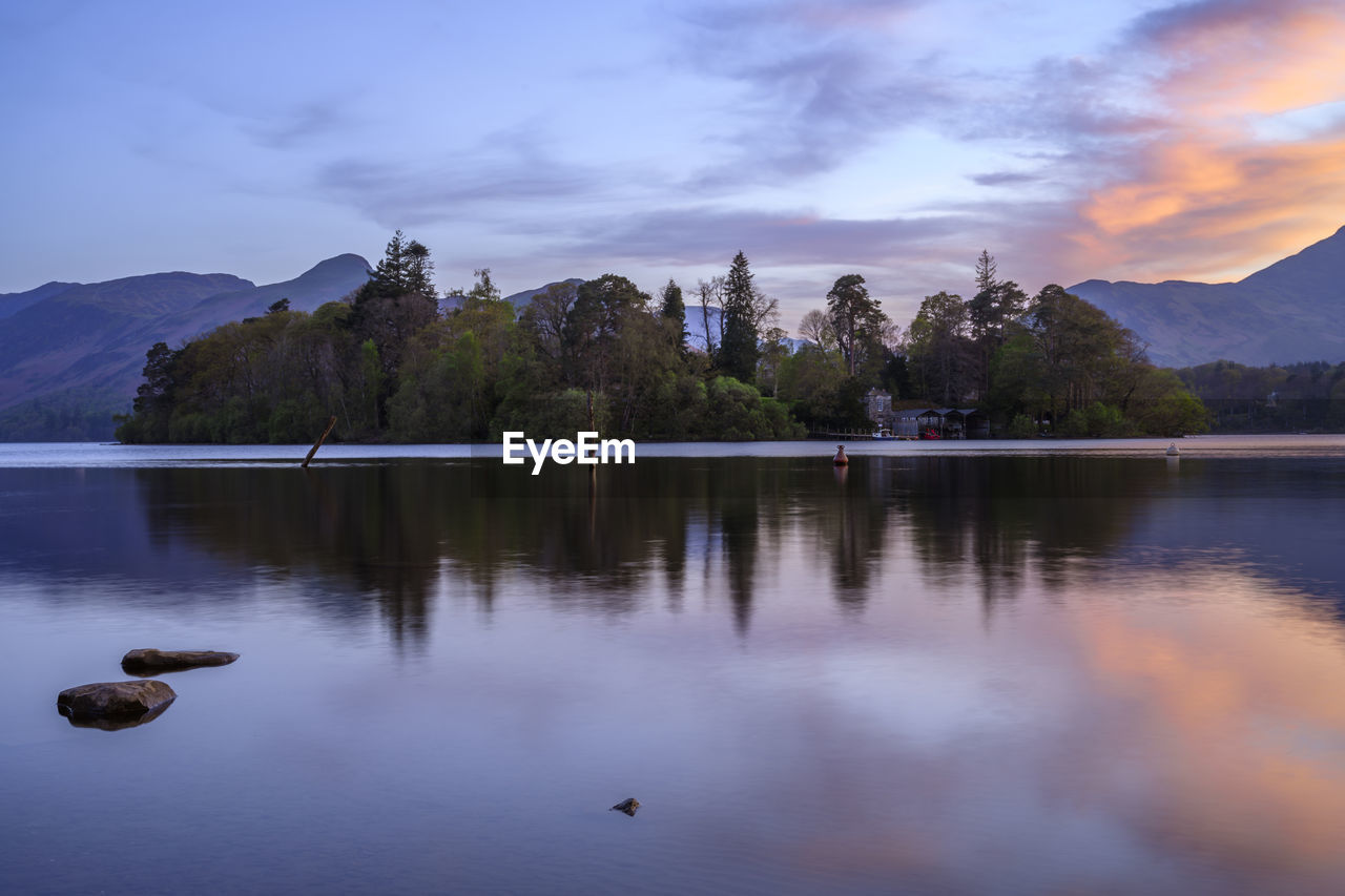 View acroos derwentwater to derwent island in the lake district, uk