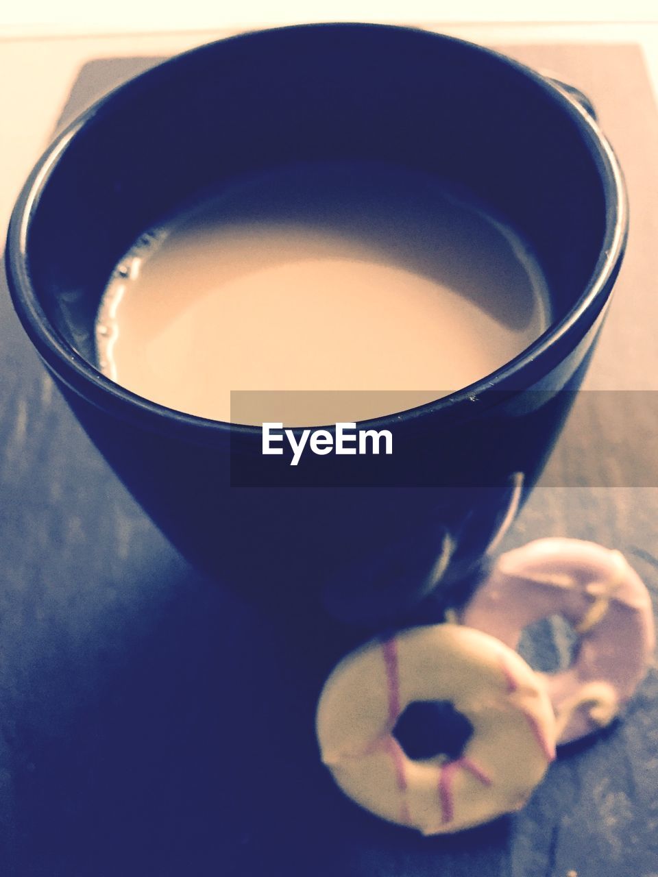 COFFEE CUP ON TABLE