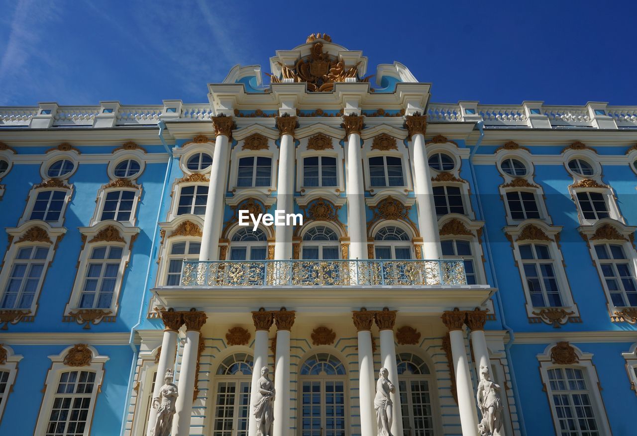 LOW ANGLE VIEW OF HISTORICAL BUILDING AGAINST SKY